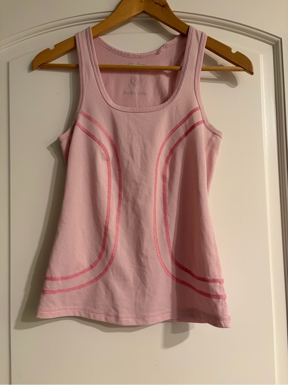 Lululemon Women’s Pink Silverescent Tank Top Sleeveless Wet Dry Warm Run